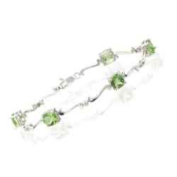 0.03 Cts Diamond & 5.10 Cts Peridot Bracelet in 14K White Gold