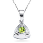 0.20 Ct 4 mm AA Round Peridot Solitaire Trillion-shaped Pendant-Silver